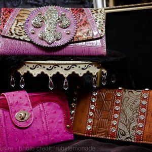 Tri-Fold Wallets - Snap and Clasp closures - Various colors / Patterns